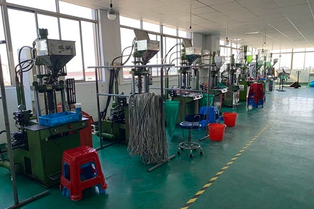 Wire injection molding